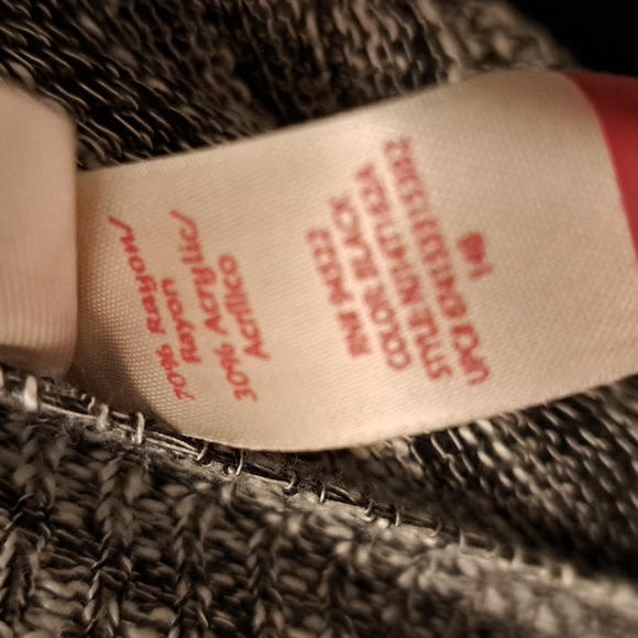 NWT No Boundaries Size Large Sweater Wrap - Picture 5 of 5